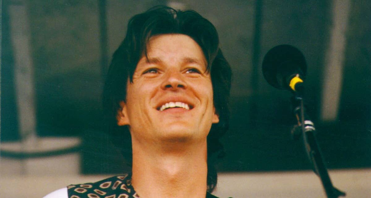 Le monde de la musique secoué par la star country Ronnie Bowman, 64 ans, décède à la suite d&rsquo;un horrible accident de moto