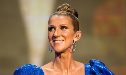 Céline Dion en maillot de bain se prélasse sur un yacht de luxe dans des souvenirs : « Excitée pour l&rsquo;été »