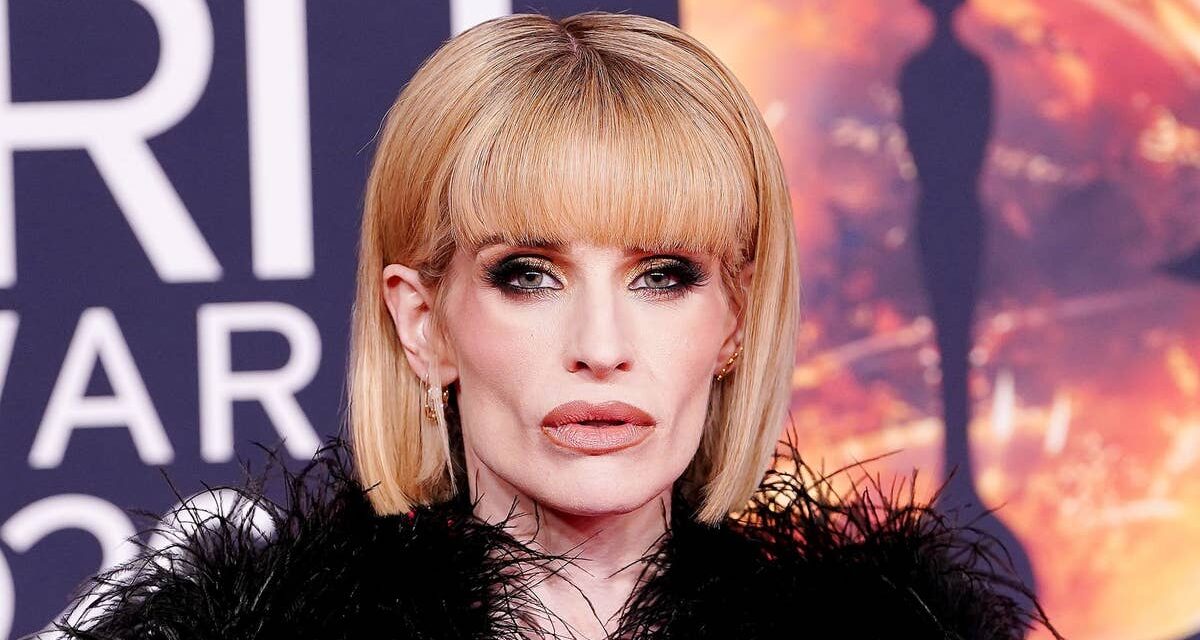 Kelly Osbourne apporte un changement audacieux à son apparence peu de temps après la séparation de Sid Wilson