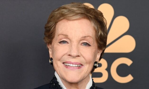 Julie Andrews annonce un nouveau déménagement passionnant après Bridgerton avec sa célèbre fille Emma Walton Hamilton