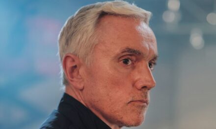 Les téléspectateurs saluent le thriller de la BBC The Capture comme « meilleure émission télévisée » après un retour « sensationnel »