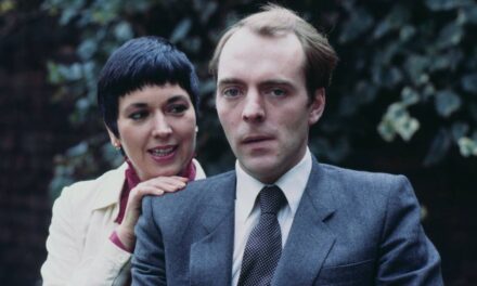 Rencontrez Salut-de-Salut ! la sœur incroyablement célèbre de la star Simon Cadell