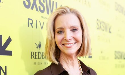 Lisa Kudrow avoue franchement, à 62 ans, pourquoi elle abandonne le Botox après l&rsquo;avoir utilisé pendant deux ans
