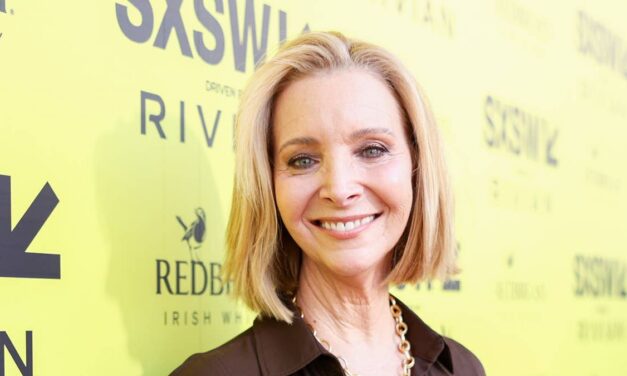 Lisa Kudrow avoue franchement, à 62 ans, pourquoi elle abandonne le Botox après l&rsquo;avoir utilisé pendant deux ans
