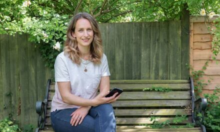 Pourquoi poser son téléphone est l&rsquo;acte de rébellion ultime pour les femmes d&rsquo;âge moyen