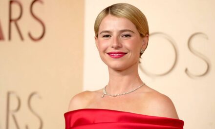 Je suis rédactrice de mode et Jessie Buckley vient de ramener ma combinaison de couleurs préférée pour les Oscars 2026.