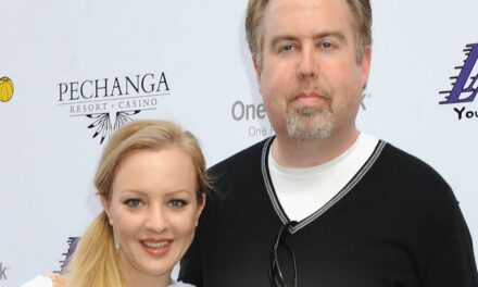 Rencontrez le mari de longue date de la star de Bridesmaids, Wendi McLendon-Covey, qu&rsquo;elle considère comme « le seul à avoir cru en moi ».