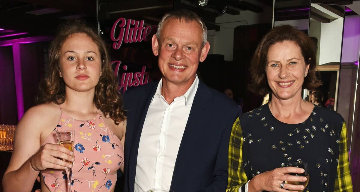 Rencontrez la fille de Martin Clunes qui a refusé d&rsquo;être sous les feux des projecteurs