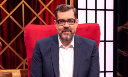 Les téléspectateurs sont « plus que ravis » du remplacement de Richard Osman à la BBC après 9 ans d&rsquo;animation de House of Games