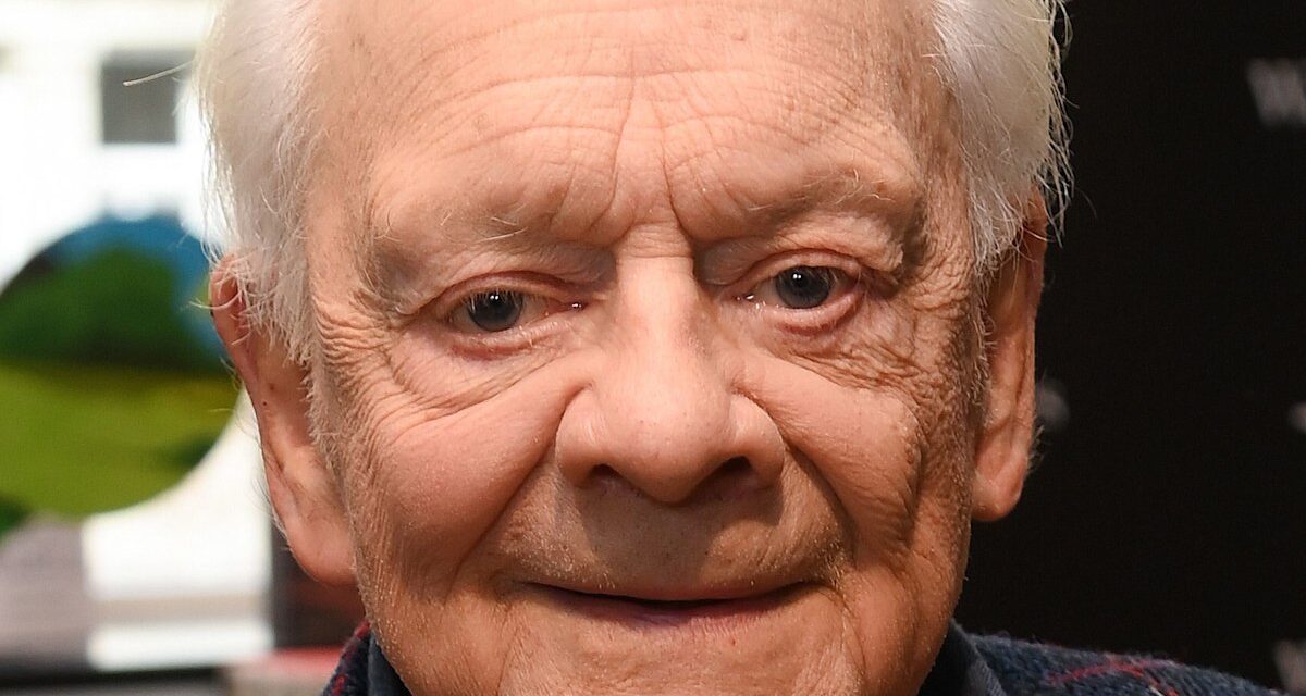 La vie privée tranquille de David Jason, star de Only Fools and Horses, hors écran, à 86 ans