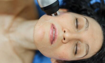 Fini le « visage sur oreiller » : pourquoi ces traitements esthétiques non chirurgicaux sont la dernière tendance