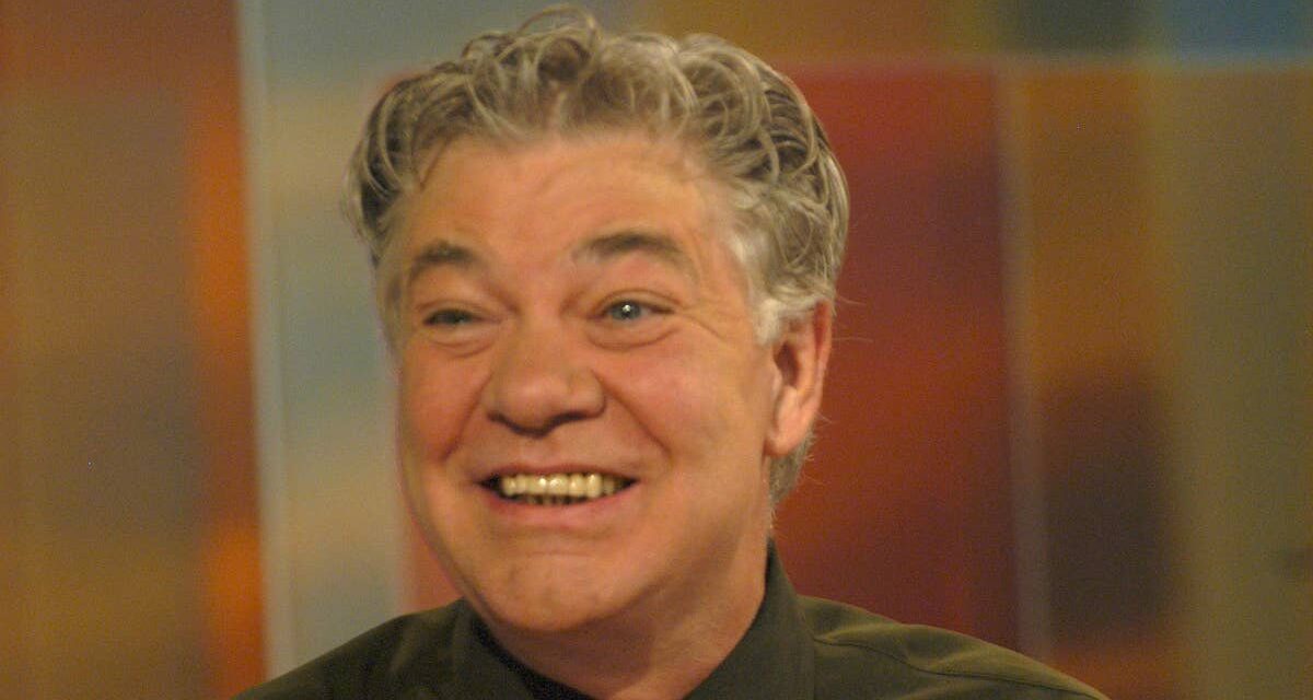 Matthew Kelly semble complètement méconnaissable – 22 ans après avoir disparu des projecteurs