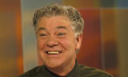 Matthew Kelly semble complètement méconnaissable – 22 ans après avoir disparu des projecteurs
