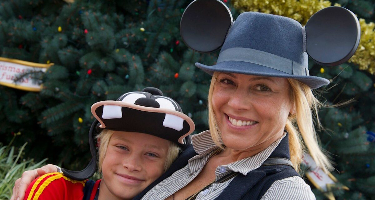 Le fils rarement vu de la star du NCIS, Maria Bello, a grandi alors qu&rsquo;elle partage une nouvelle photo pour son 25e anniversaire : « Mon guerrier protecteur »