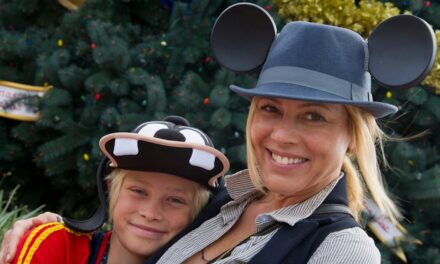 Le fils rarement vu de la star du NCIS, Maria Bello, a grandi alors qu&rsquo;elle partage une nouvelle photo pour son 25e anniversaire : « Mon guerrier protecteur »