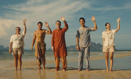 Célèbre actrice des années 80 que vous reconnaîtrez certainement pour jouer dans le prochain White Lotus