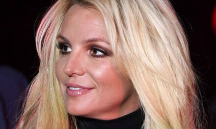 REGARDER Britney Spears retrouve son fils de 19 ans, après s&rsquo;être étonnamment éloigné des projecteurs après son arrestation pour conduite en état d&rsquo;ébriété