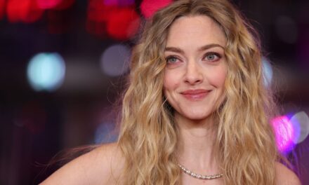 Célébrités possédant les collections de maison les plus étranges, notamment les squelettes de pigeon de Johnny Depp