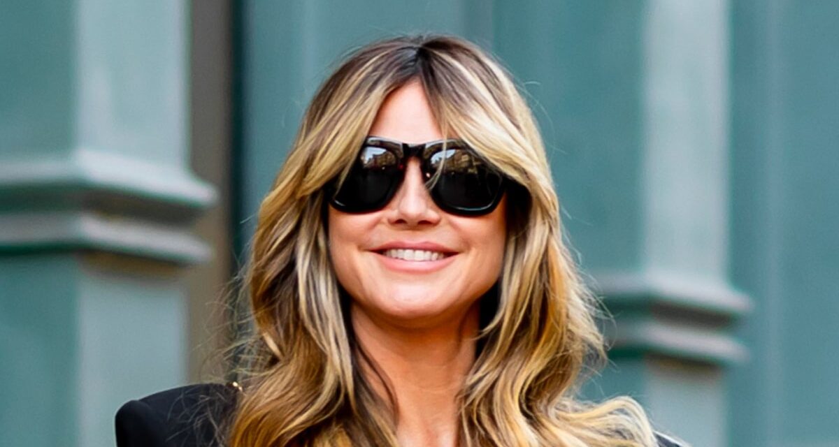 Heidi Klum met en valeur ses nouvelles courbes dans une robe qui fait tourner les têtes après une prise de poids à la ménopause