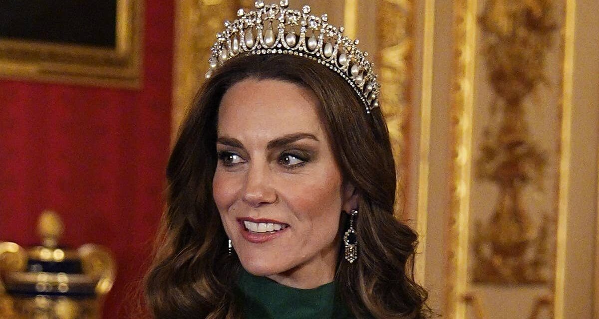 La robe de bal sur mesure de Kate Middleton a été portée pour la première fois il y a 4 ans – par un autre membre de la famille royale