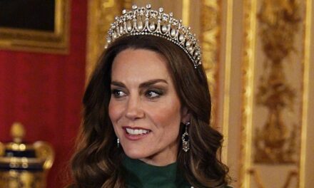 La robe de bal sur mesure de Kate Middleton a été portée pour la première fois il y a 4 ans – par un autre membre de la famille royale