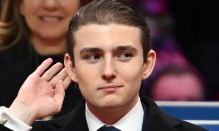 Barron, le fils étudiant « résilient » de Donald Trump, fête ses 20 ans – et il a eu de la chance le jour de son anniversaire