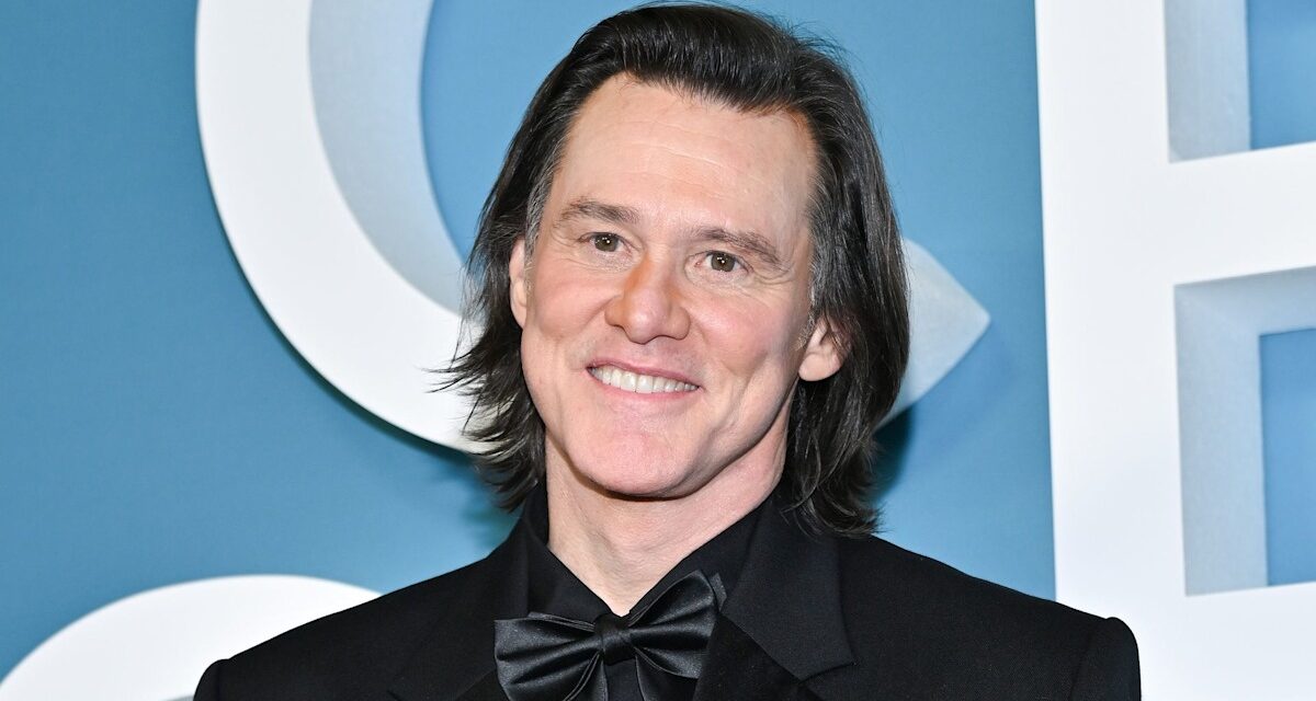 Le geste méticuleusement « planifié » de Jim Carrey au milieu d&rsquo;une apparition sur un complot de clone viral aux César Film Awards