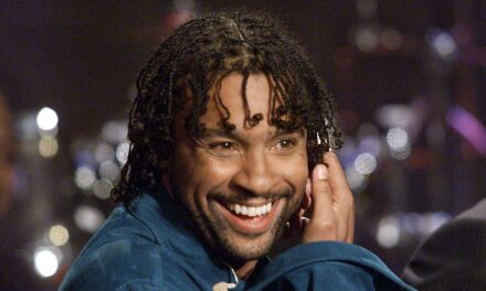 Le chanteur des années 90 fait un grand retour avec un nouveau rôle surprenant