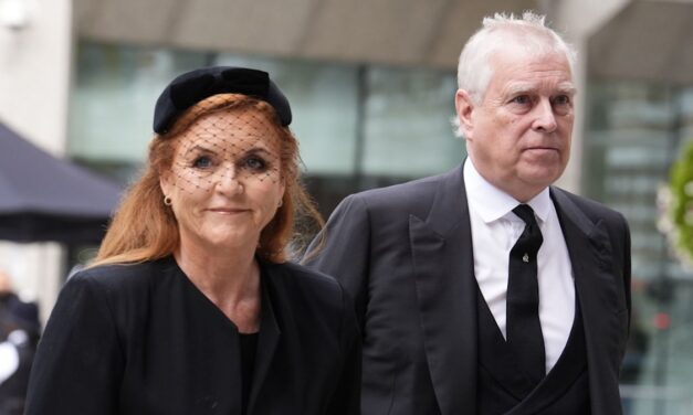 Mesures de sécurité extrêmes d&rsquo;Andrew Mountbatten-Windsor dans une maison abandonnée de 15 millions de livres sterling avec Sarah Ferguson