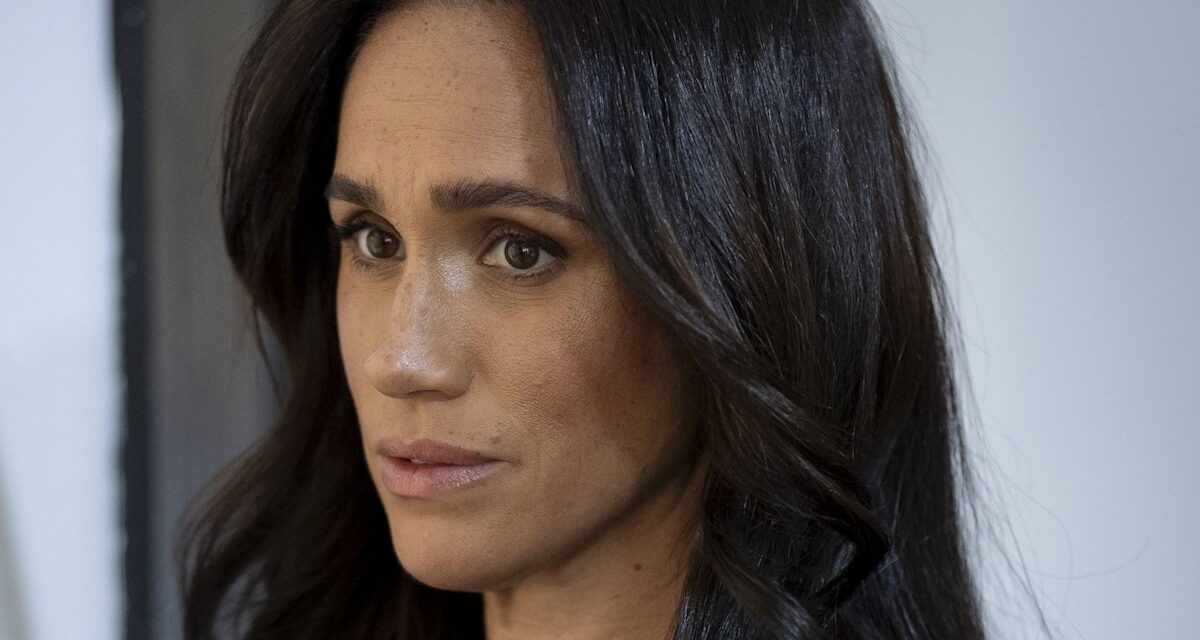 Meghan Markle retire sa bague de fiançailles d&rsquo;un héritage de 120 000 £ lors d&rsquo;une sortie publique avec le prince Harry