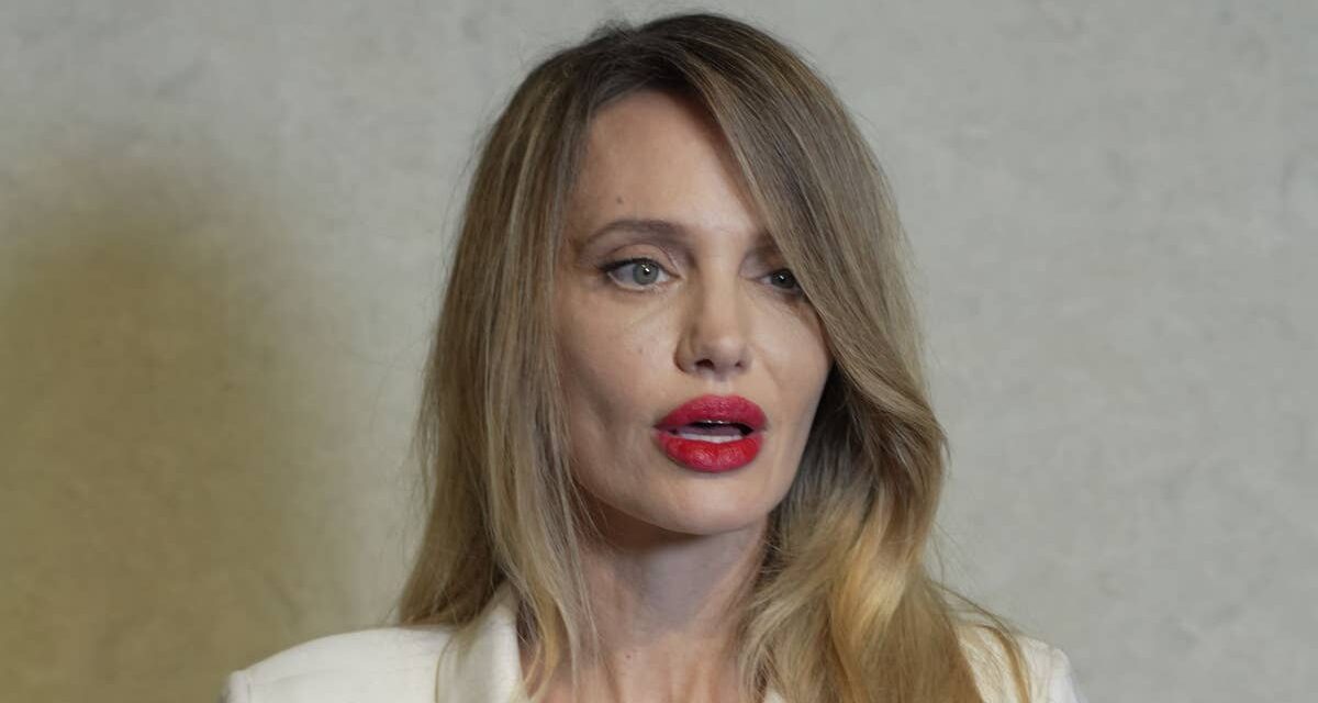 Angelina Jolie « reconnaissante » dans une apparence radieuse loin de chez elle