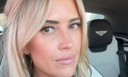 Christina Haack embrasse son « butin plat » dans une vidéo d&rsquo;entraînement vêtue de lycra