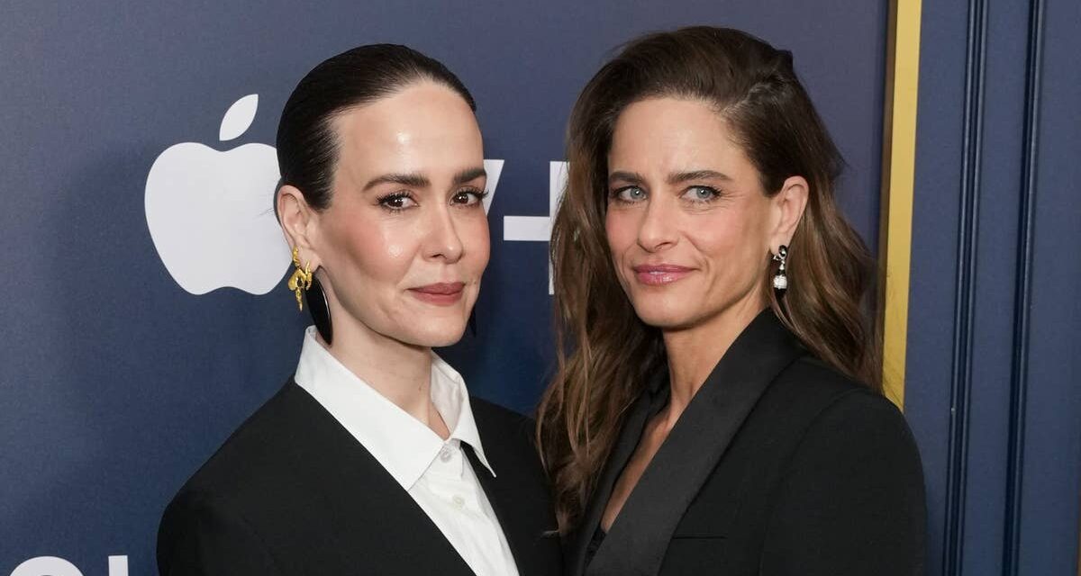 Amanda Peet soutenue par sa meilleure amie Sarah Paulson après la révélation de sa bataille contre le cancer du sein