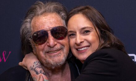 Les trois enfants adultes d&rsquo;Al Pacino volent la vedette sur des photos super rares aux côtés de leur célèbre père