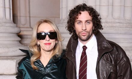 Aaron Taylor-Johnson rend un doux hommage à sa femme Sam alors qu&rsquo;elle célèbre son 59e anniversaire