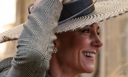 Kate Middleton remplace les boucles de Raiponce par une transformation de cheveux en chignon « croissant »