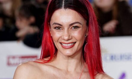 Dianne Buswell partage une adorable nouvelle photo de bébé alors qu&rsquo;elle célèbre une étape importante