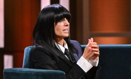 Claudia Winkleman laisse les fans divisés après ses débuts dans une émission de discussion – « Elle trouvera ses marques »