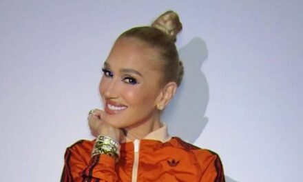 Les abdos toniques de Gwen Stefani sont la star du spectacle dans le « premier aperçu » de la transformation pour la résidence de réunion de No Doubt