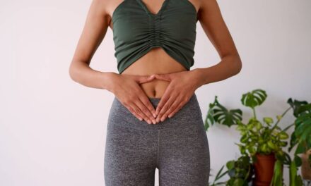 8 remèdes naturels qui fonctionnent réellement contre les ballonnements douloureux – selon un médecin