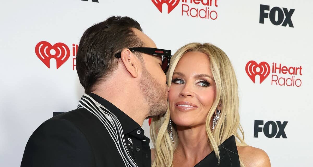 Donnie Wahlberg et Jenny McCarthy profitent d&rsquo;une douce soirée en amoureux aux iHeart Radio Awards