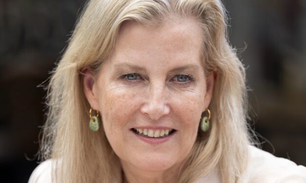 Famille royale EN DIRECT : la duchesse d&rsquo;Édimbourg et la princesse Anne mènent les engagements royaux