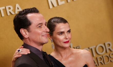 Les meilleurs moments de couple de Keri Russell et Matthew Rhys sur le tapis rouge