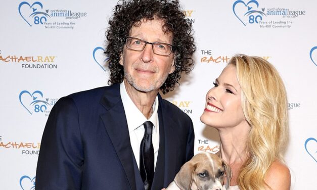 À l&rsquo;intérieur du mariage de 18 ans d&rsquo;Howard Stern avec une femme modèle qui le qualifie de « calme et timide »