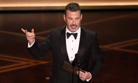 Jimmy Kimmel fait des fouilles chez Donald et Melania Trump aux Oscars – regardez