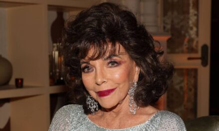 Joan Collins, 92 ans, partage une photo ultra rare de sa fille adulte pour une occasion réconfortante