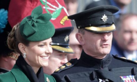 Kate Middleton fait une apparition en solo après un message secret pour la fête des mères – meilleures photos