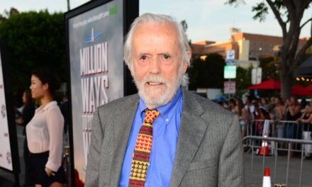 La star de Retour vers le futur est décédée à l&rsquo;âge de 89 ans alors que sa famille lui rend hommage