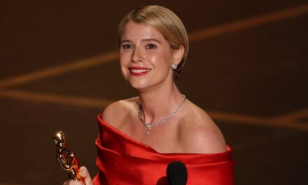 Jessie Buckley révèle enfin le nom de sa fille et sa douce première dans un discours émouvant aux Oscars