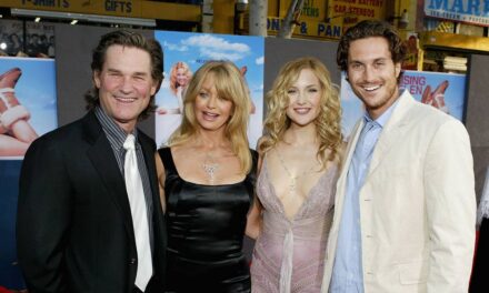 Dans la relation de Kurt Russell avec Oliver et Kate Hudson